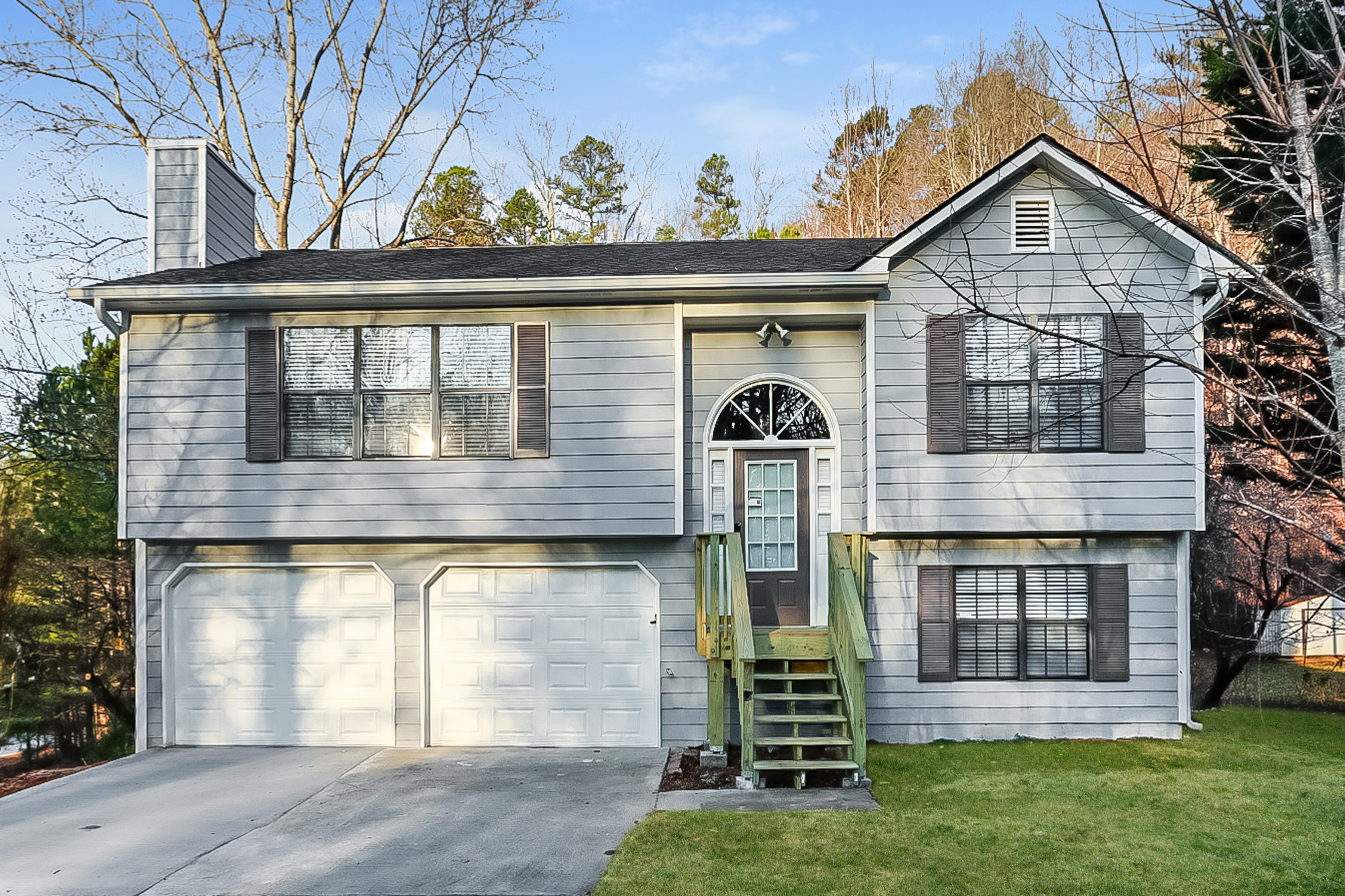 4218 Falcon Crest Dr Flowery Branch, GA 30542